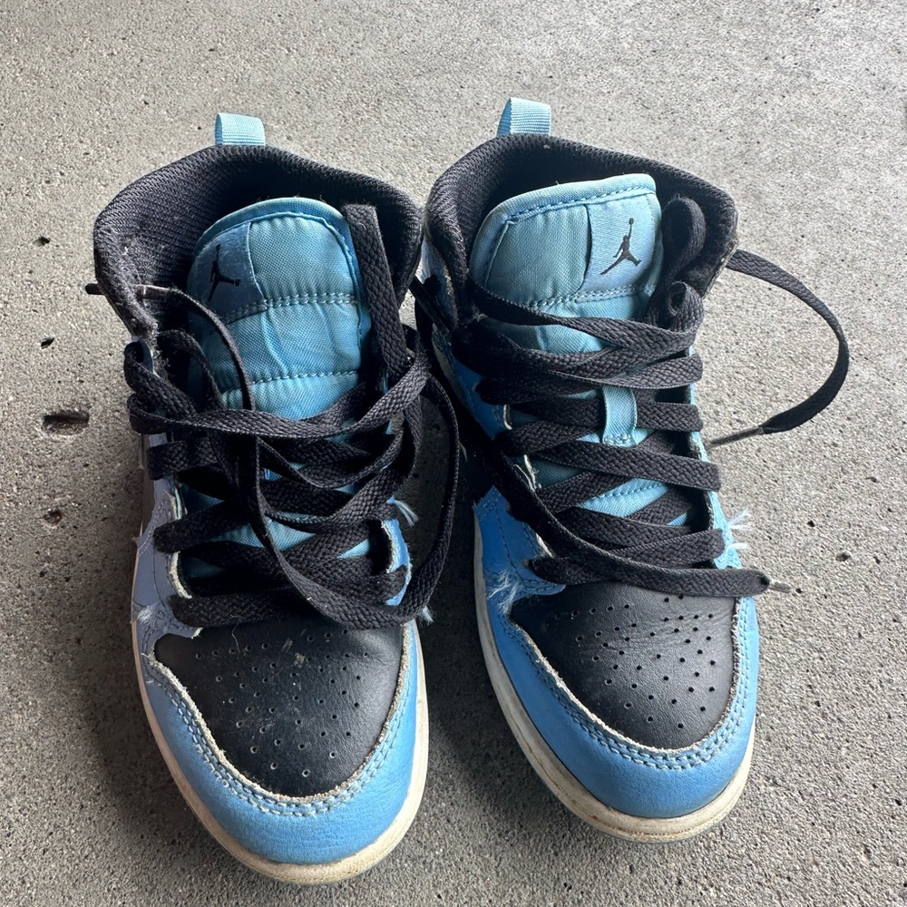 Toddler Air Jordan Retro Size 12C Blue and Black